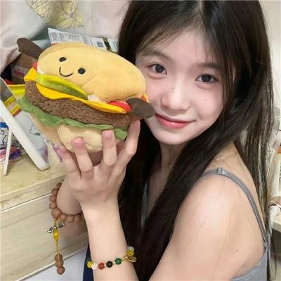 沙滩上的夏娃